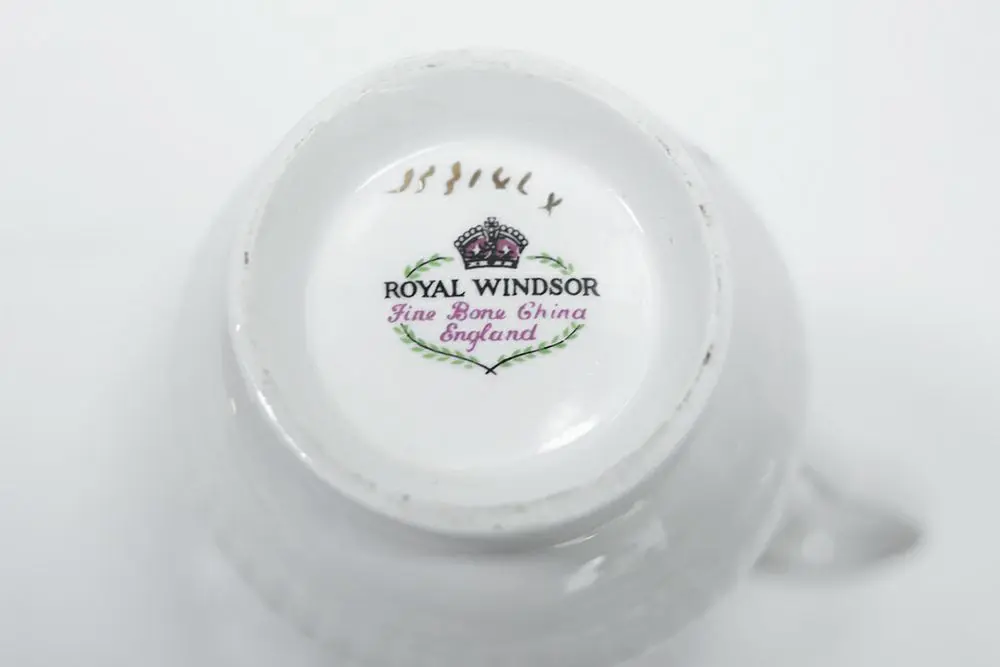 ヴィンテージ マグカップ イギリス 菫 Royal Windsor バイオレット ボーンチャイナ Hammersley3