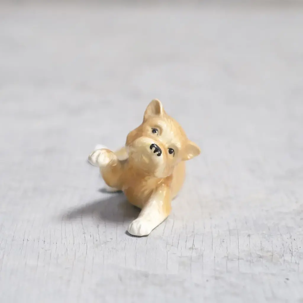 ヴィンテージフィギュリン 犬の陶器オブジェ 置物
