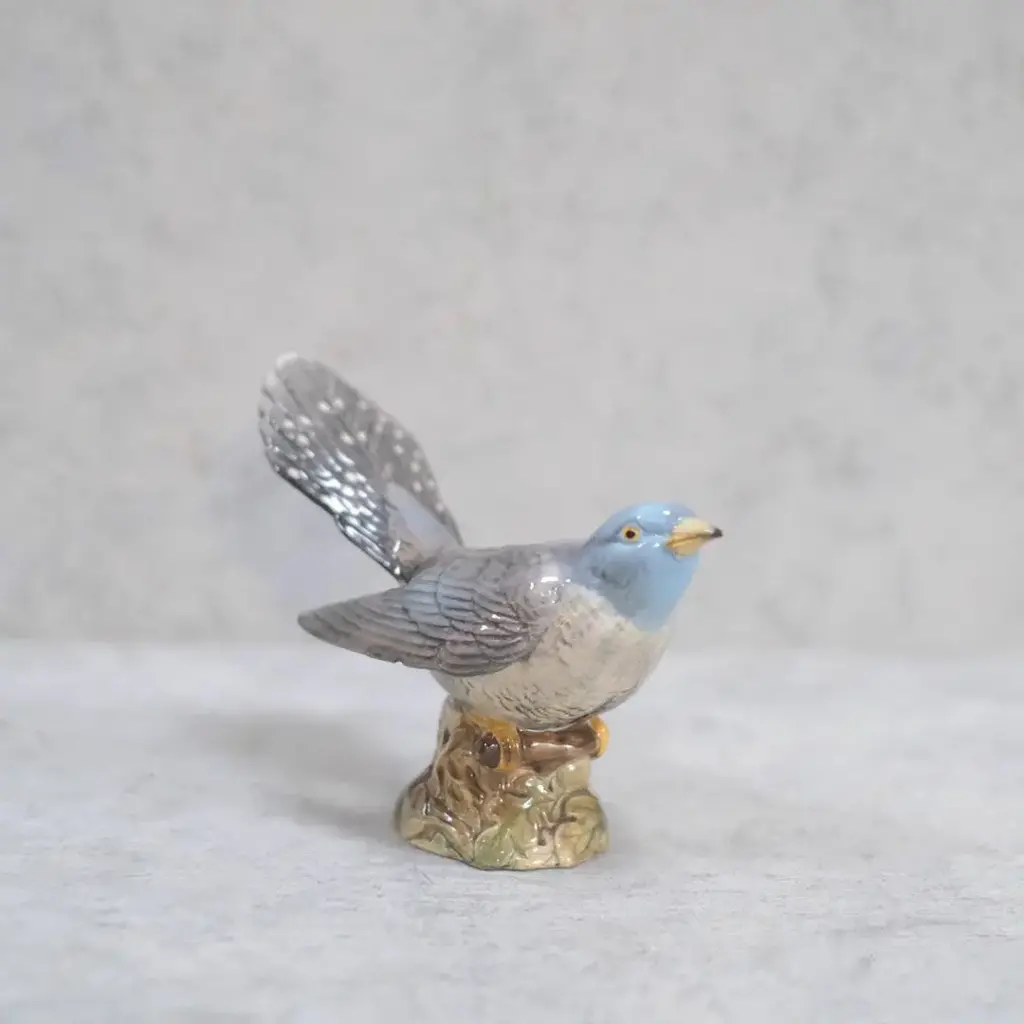 ヴィンテージフィギュリン Cuckoo カッコウ 青い鳥 ベスウィック 鳥の置物
4