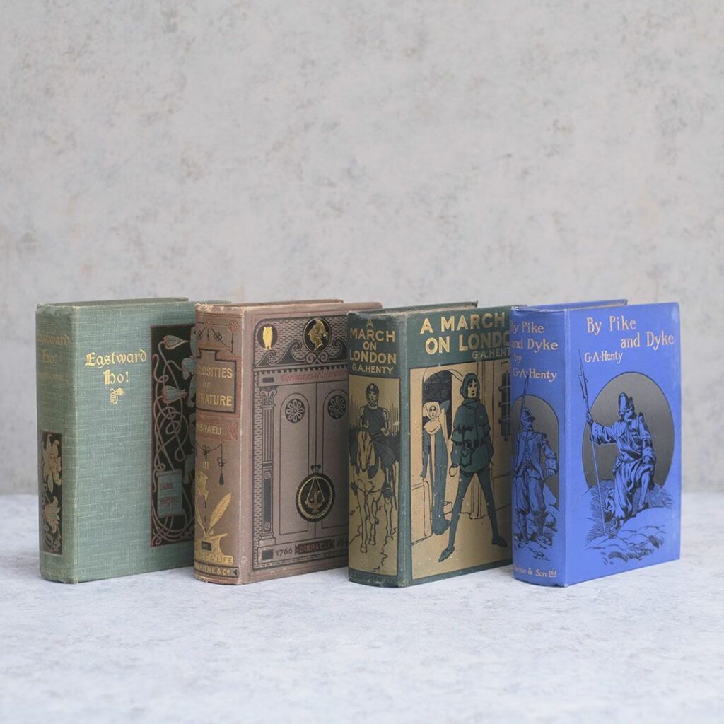 アンティーク本 イギリスの児童書 挿絵入りの古書2