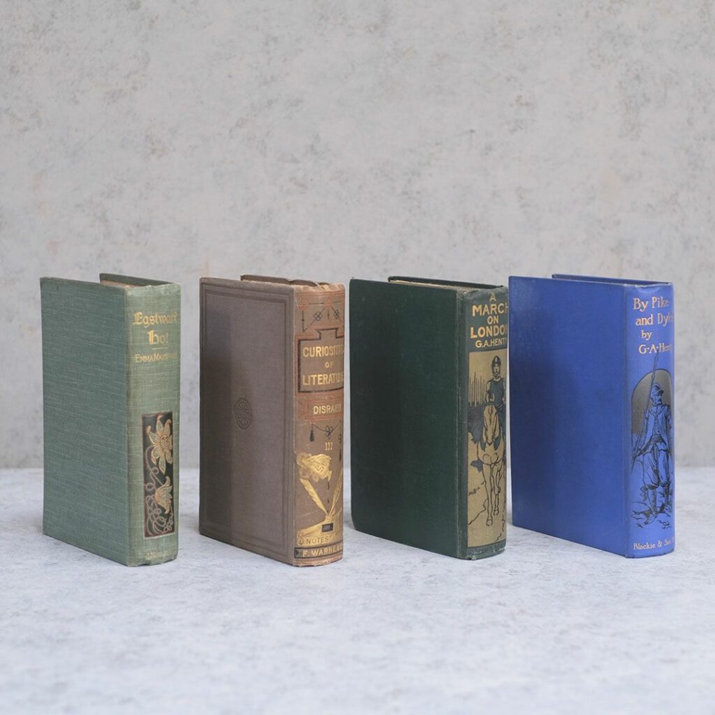 アンティーク本 イギリスの児童書 挿絵入りの古書