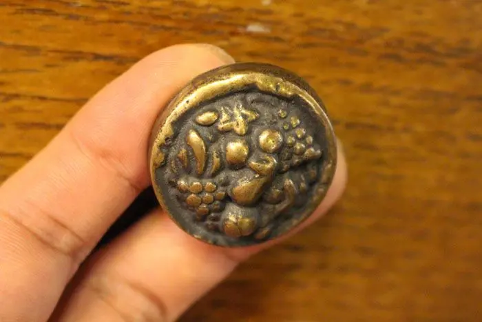 オールドブラス・フルーツプルノブ/アンティーク調古色真鍮の取っ手4