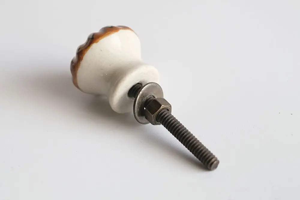 オレンジアロー・セラミックノブ 陶器製 手作り 引き出し、戸棚に取り付け可能の取っ手2
