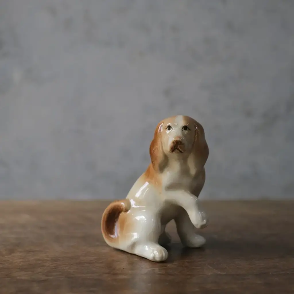 ヴィンテージフィギュリン 犬の陶器オブジェ イギリス 置物
