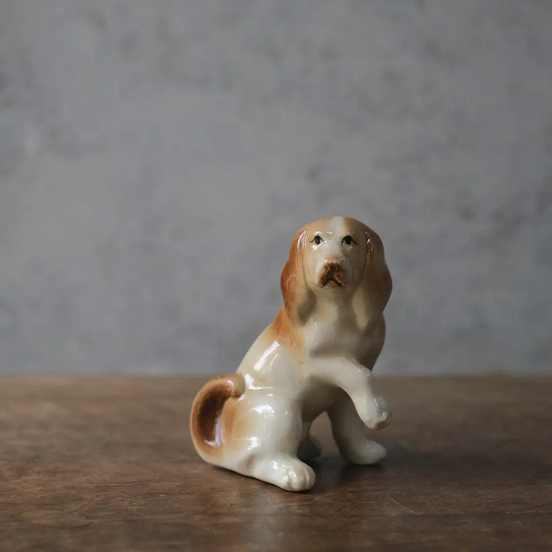 ヴィンテージフィギュリン 犬の陶器オブジェ イギリス 置物