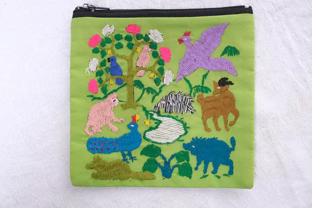 ラオス手刺繍ポーチ(森の動物・森の暮らし)Sサイズ インテリア雑貨10
