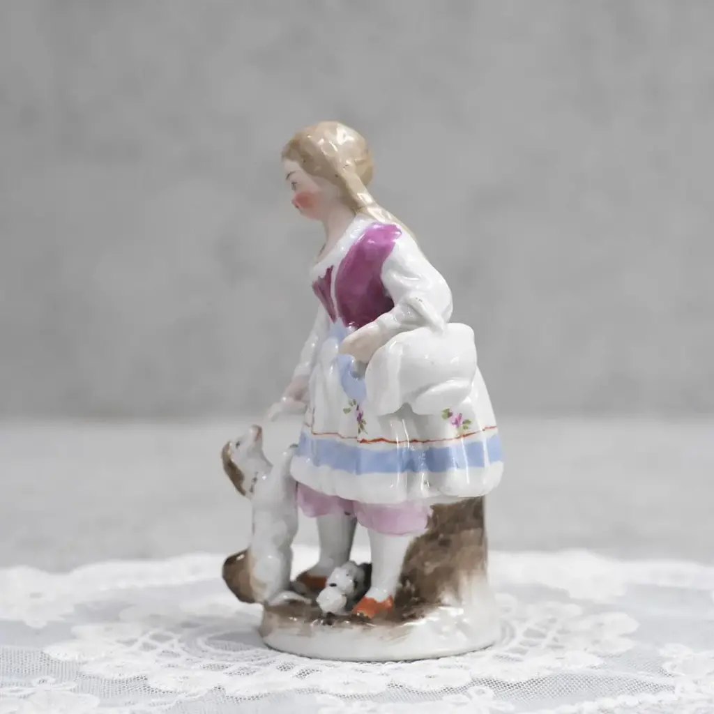 ヴィンテージ フィギュリン イギリス 女の子と犬 陶器の人形 置物4