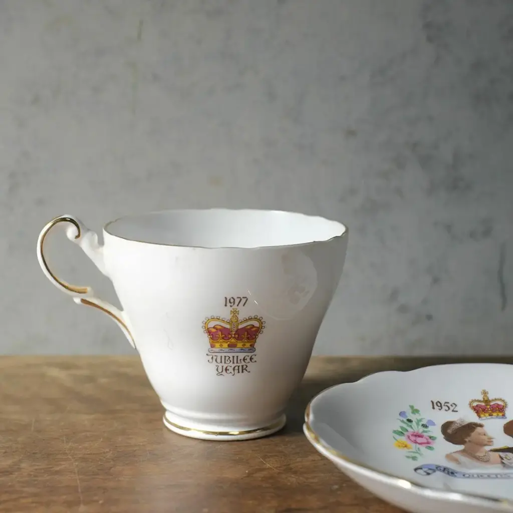 ヴィンテージティーカップ エリザベス女王 記念品 JUBILEE YEAR イギリス5