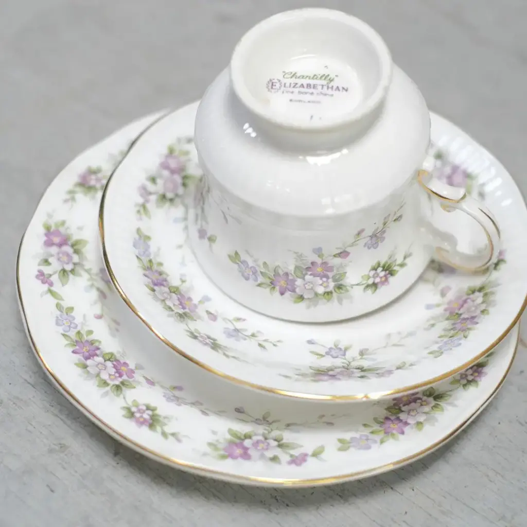 ヴィンテージティーカップトリオ ELIZABETHAN 花 イギリス4