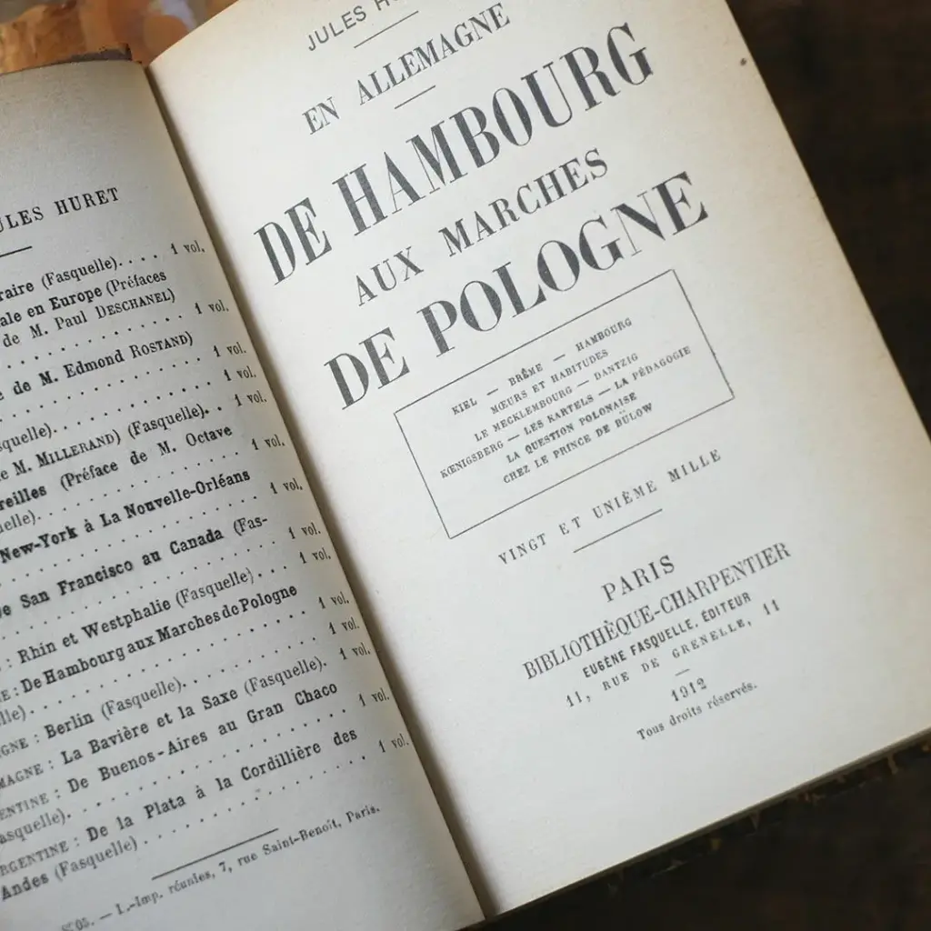 パリの子供の物語　古書　洋書　アンティークブック　フランス　布装　挿画多数 パリの子供の物語 Amlie Dewailly 古書 洋書 アンティークブック