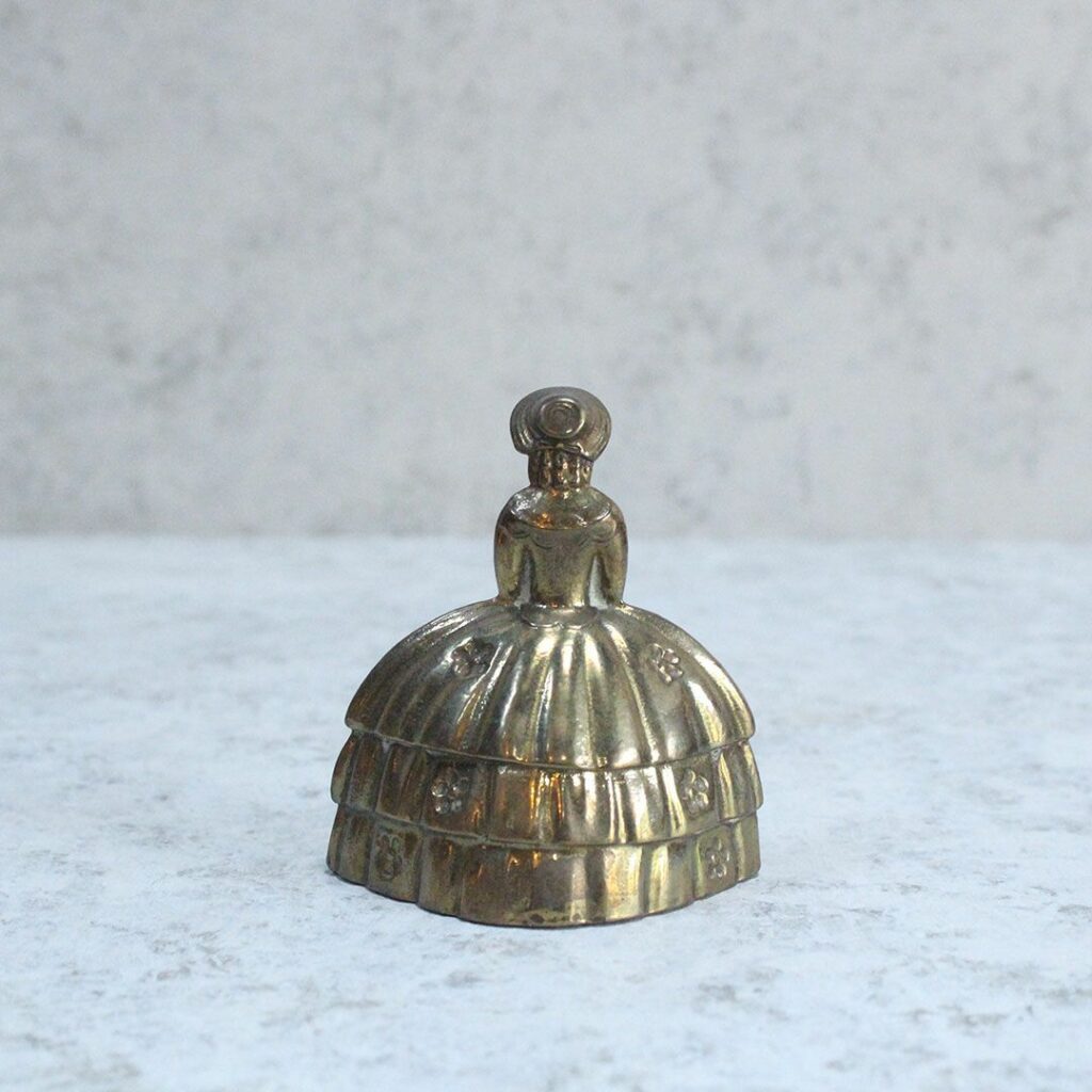アンティークレディベルⅡ イギリス テーブルベル 呼び鈴 置物 アンティーク雑貨2