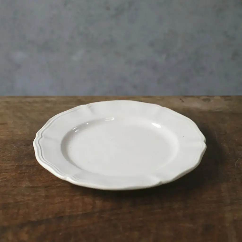 アンティーク皿 フラワーリムプレート 21cm 白 花リム皿/アンティーク食器1