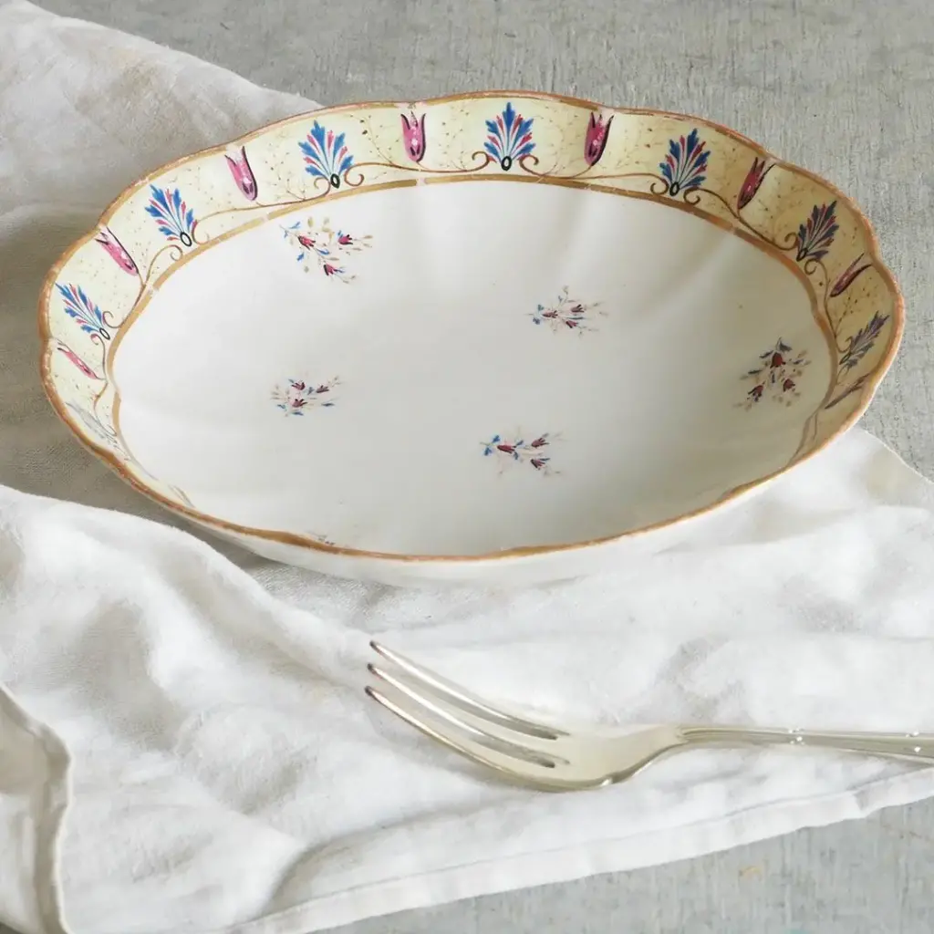 アンティーク輪花皿/royal crown derby イギリス 260年にわたり英国王室を始めとする王候貴族に愛されていた食器/アンティーク食器