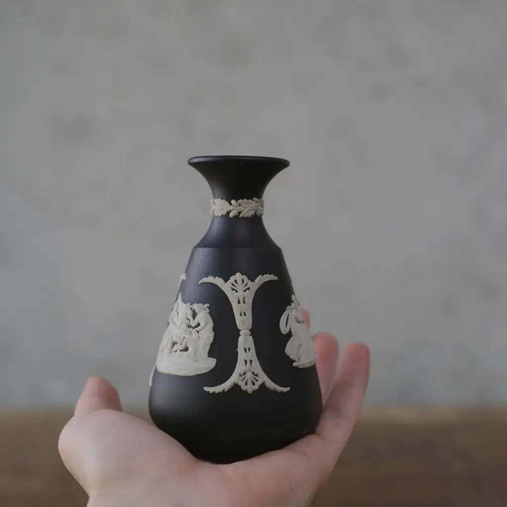 ヴィンテージ WEDGWOOD ウェッジウッド ジャスパー 一輪挿し 貴重な黒 花瓶3