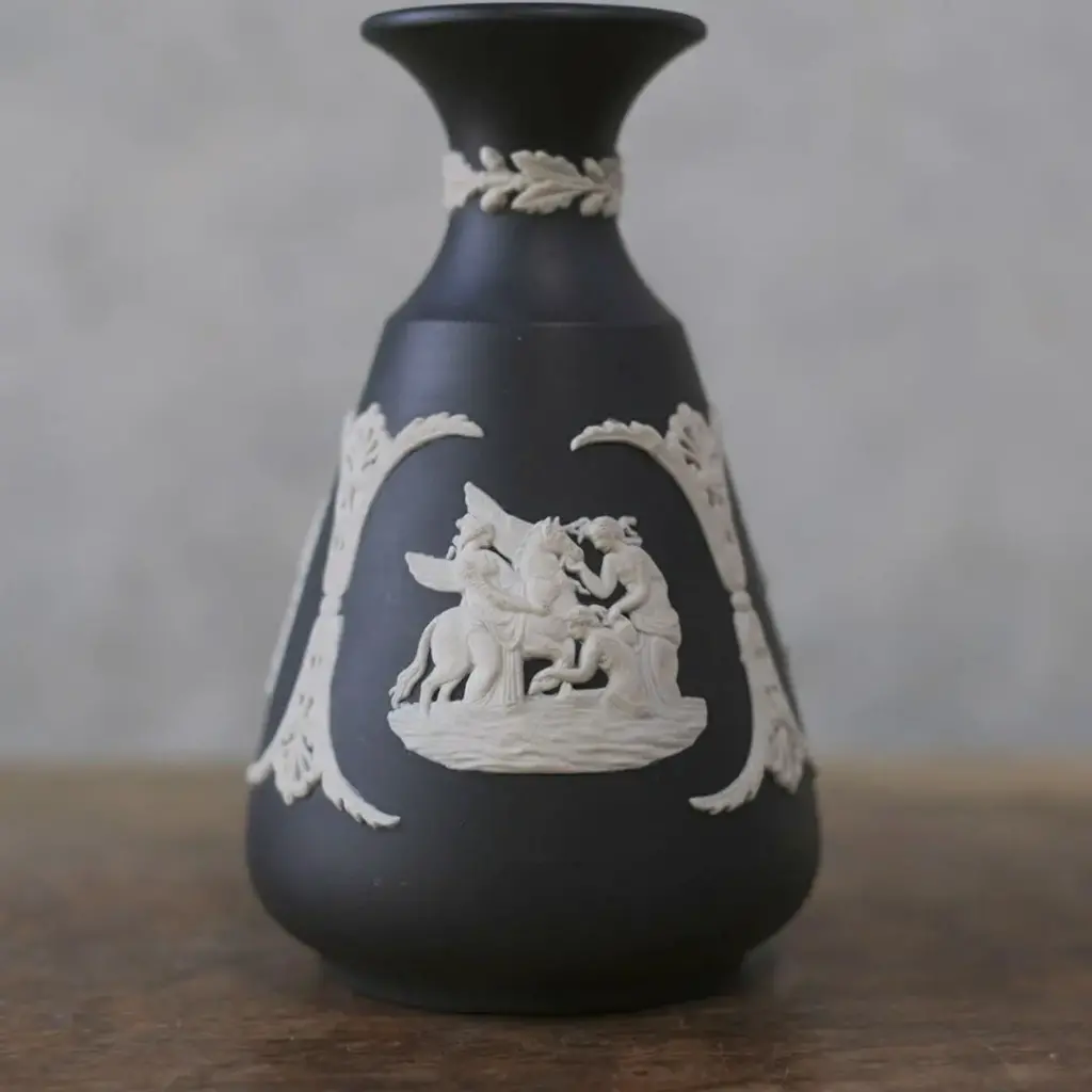 ヴィンテージ WEDGWOOD ウェッジウッド ジャスパー 一輪挿し 貴重な黒 花瓶4