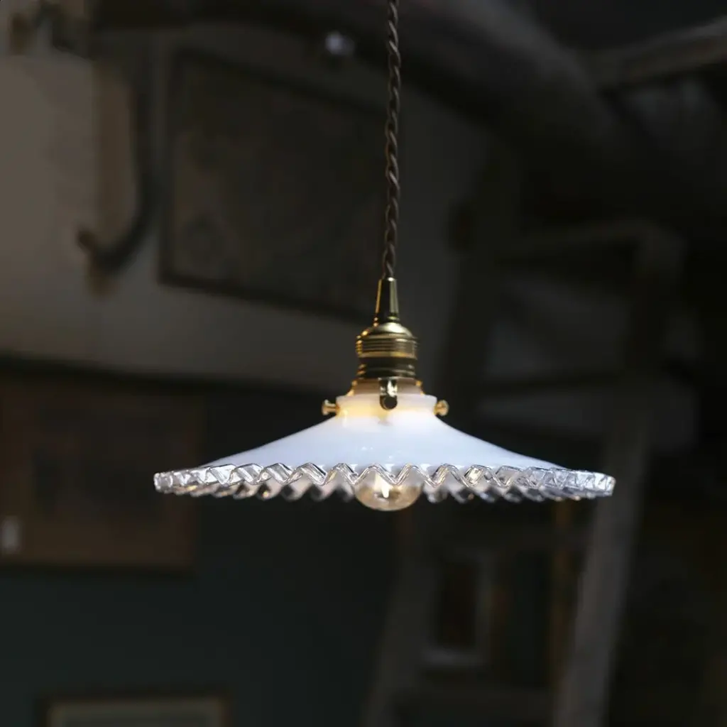 アンティーク ガラスシェードフリルランプ ミルクガラス 照明 灯具E26 アンティーク雑貨4