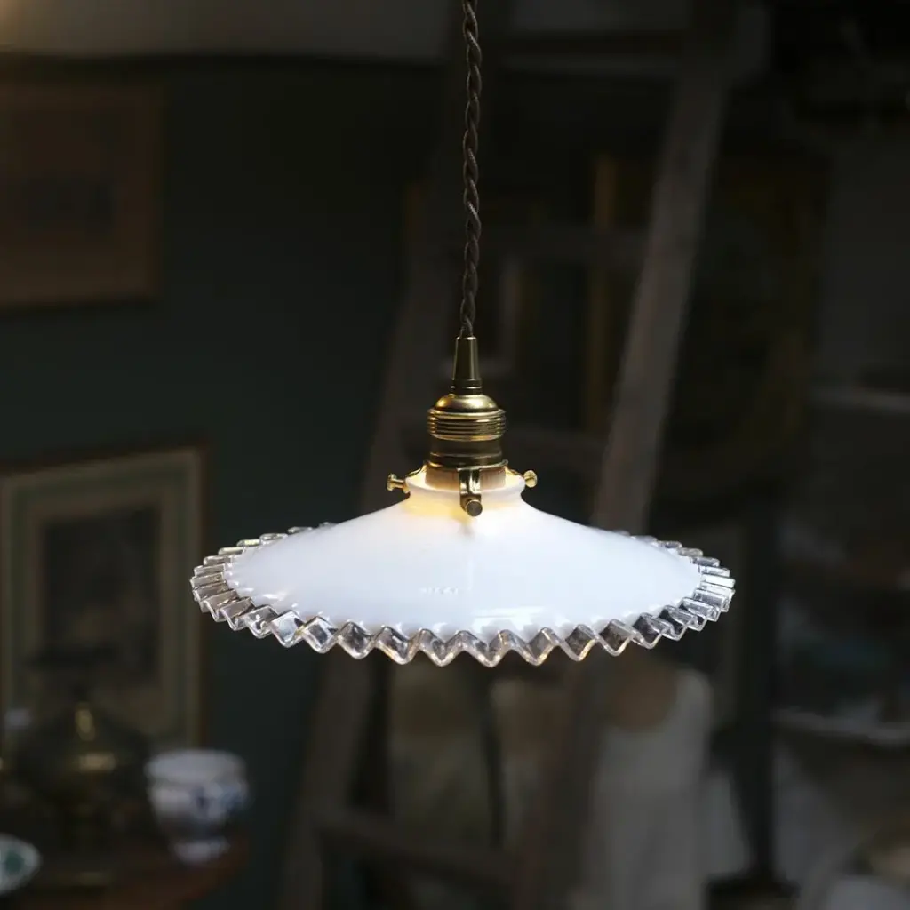 アンティーク ガラスシェードフリルランプ ミルクガラス 照明 灯具E26 アンティーク雑貨5