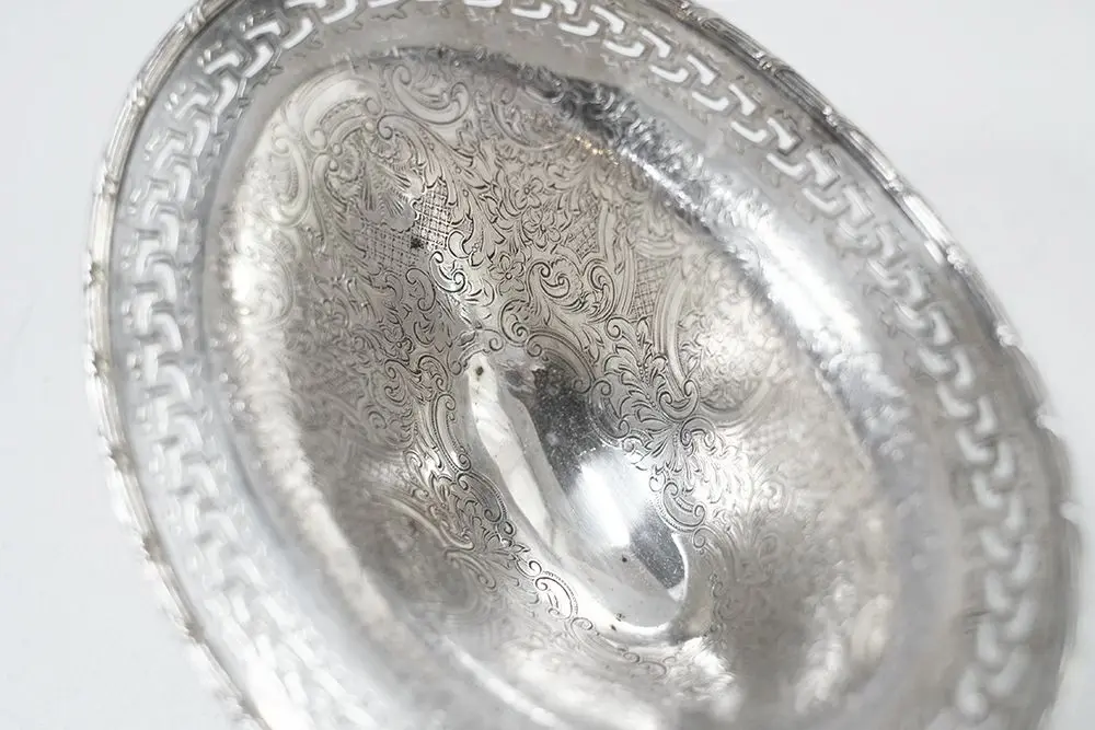 ヴィンテージ スモールボウル B(幅18cm)ヴィクトリアンな装飾が素敵なシルバーの足つきボウル3