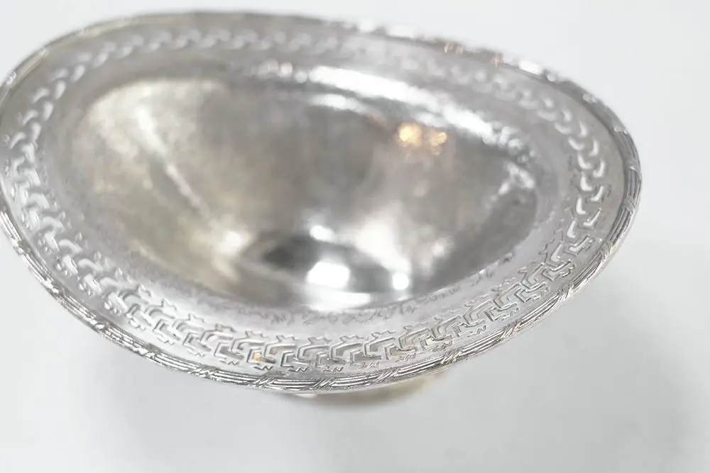 ヴィンテージ スモールボウル B(幅18cm)ヴィクトリアンな装飾が素敵なシルバーの足つきボウル4