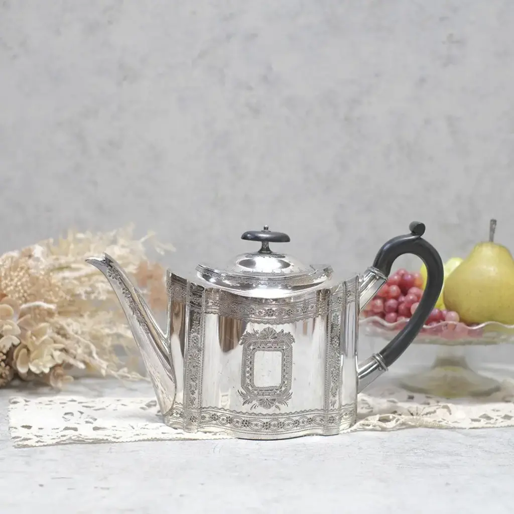 アンティークティーポット イギリスJOHN ROUND & SON シルバープレート
