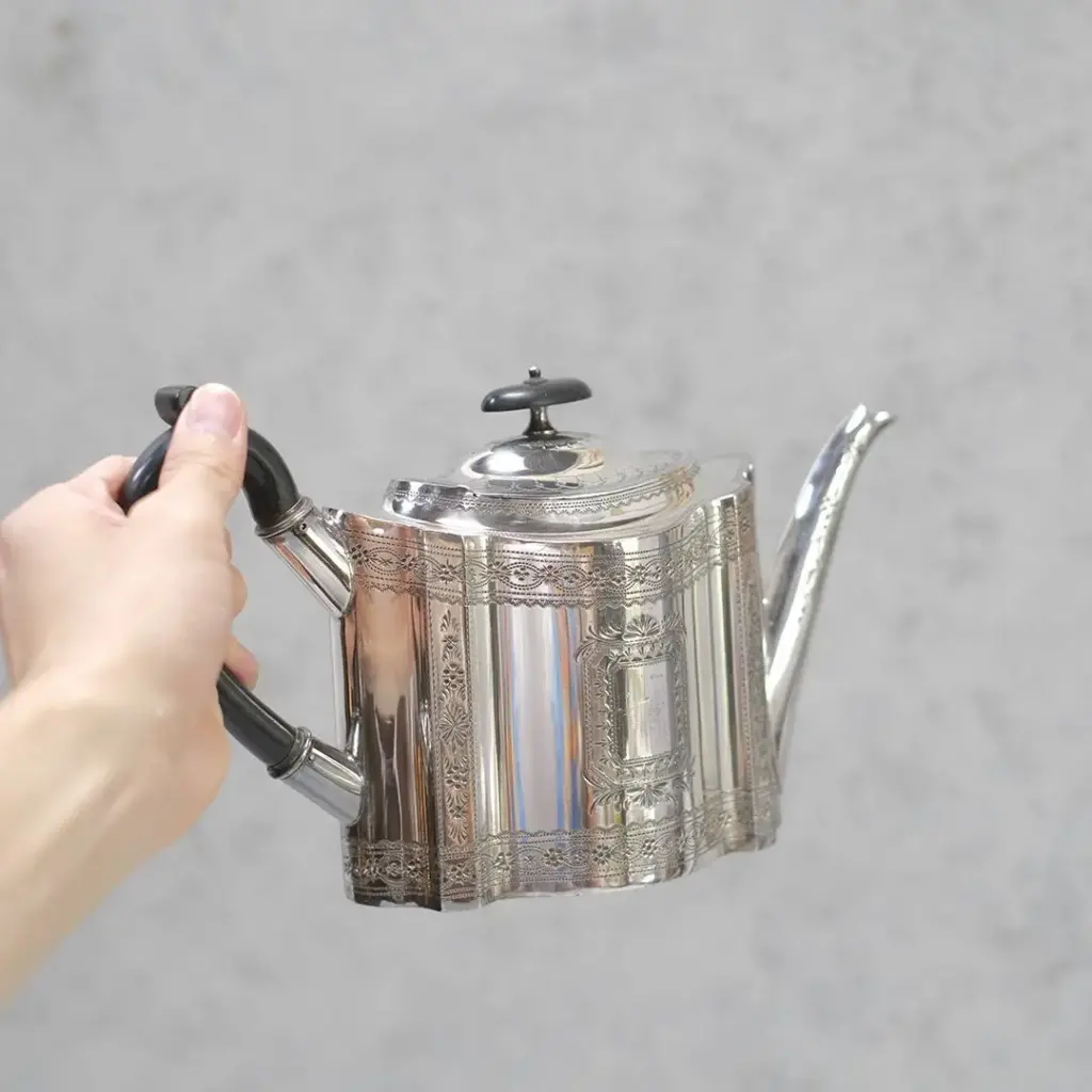 アンティークティーポット イギリスJOHN ROUND & SON シルバープレート3