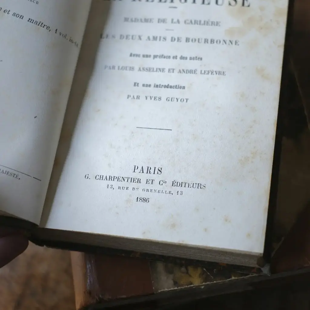 アンティークブックⅢ 革張りの古書 ヨーロッパ アンティーク雑貨3