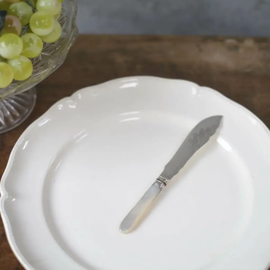 アンティーク マザーオブパール バターナイフ/フルーツナイフ イギリス 白蝶貝のカトラリー