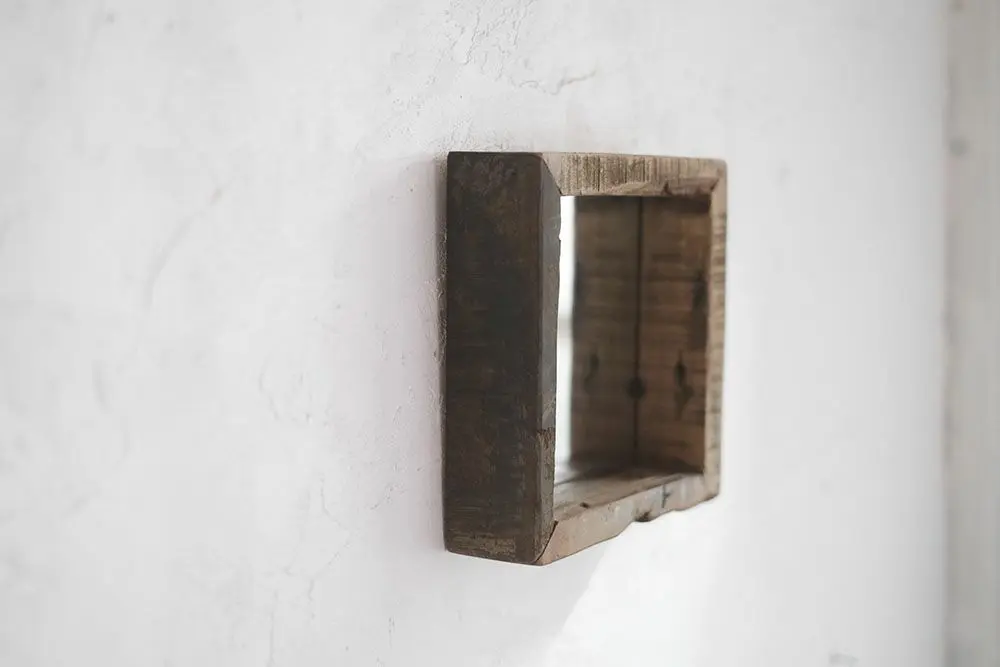古材フレームの壁掛けミラー 小さな壁掛け鏡 インテリア雑貨4