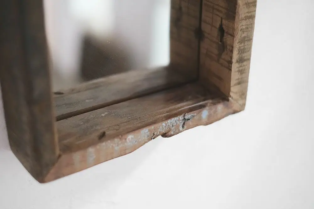古材フレームの壁掛けミラー 小さな壁掛け鏡 インテリア雑貨1