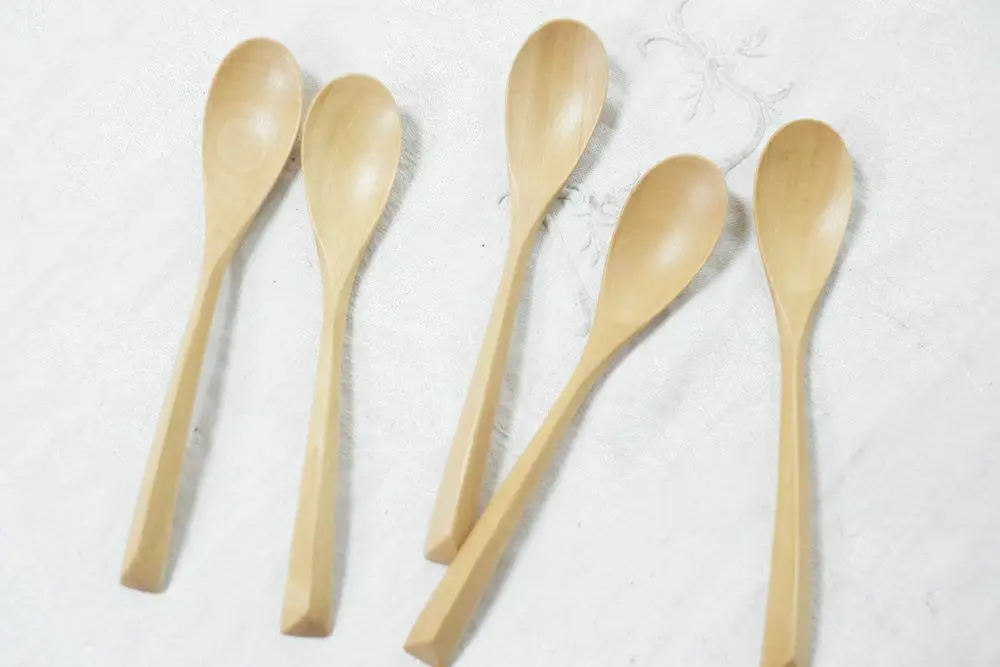 ツゲ材 三角柄スプーン ナチュラルな天然素材 軽くて丈夫