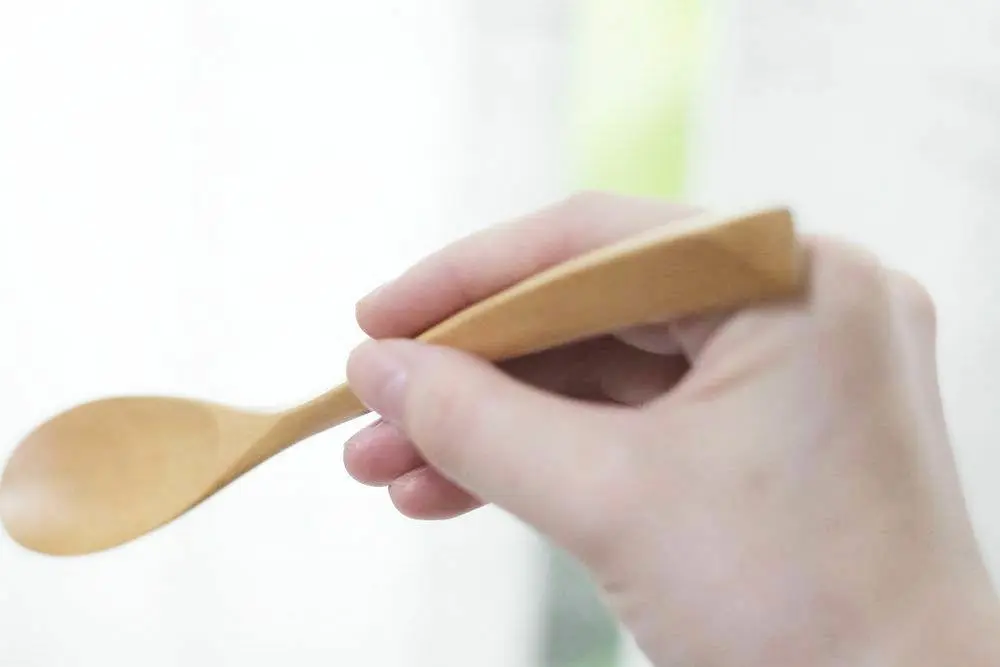 ツゲ材 三角柄スプーン ナチュラルな天然素材 軽くて丈夫1