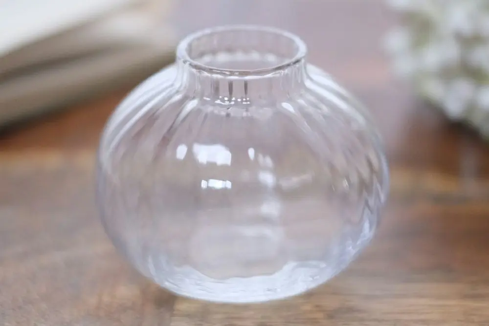 小さなフラワーベース（つぼみ） インテリア雑貨1