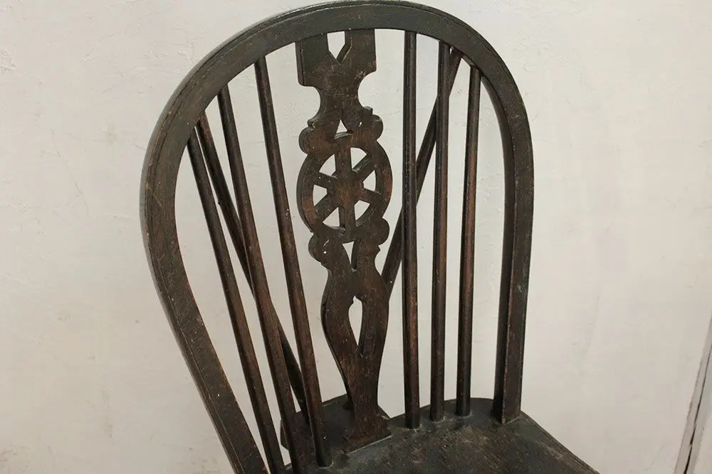 アンティーク ウィールバックチェア イギリス 椅子 車輪をモチーフにした背もたれのレリーフが特徴/アンティーク家具1