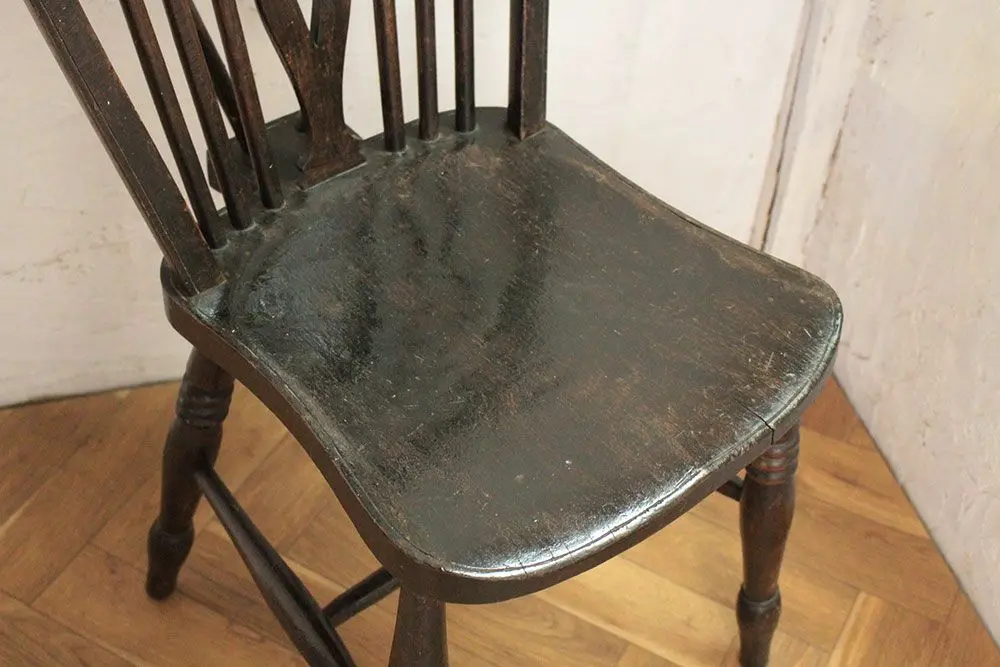 アンティーク ウィールバックチェア イギリス 椅子 車輪をモチーフにした背もたれのレリーフが特徴/アンティーク家具2