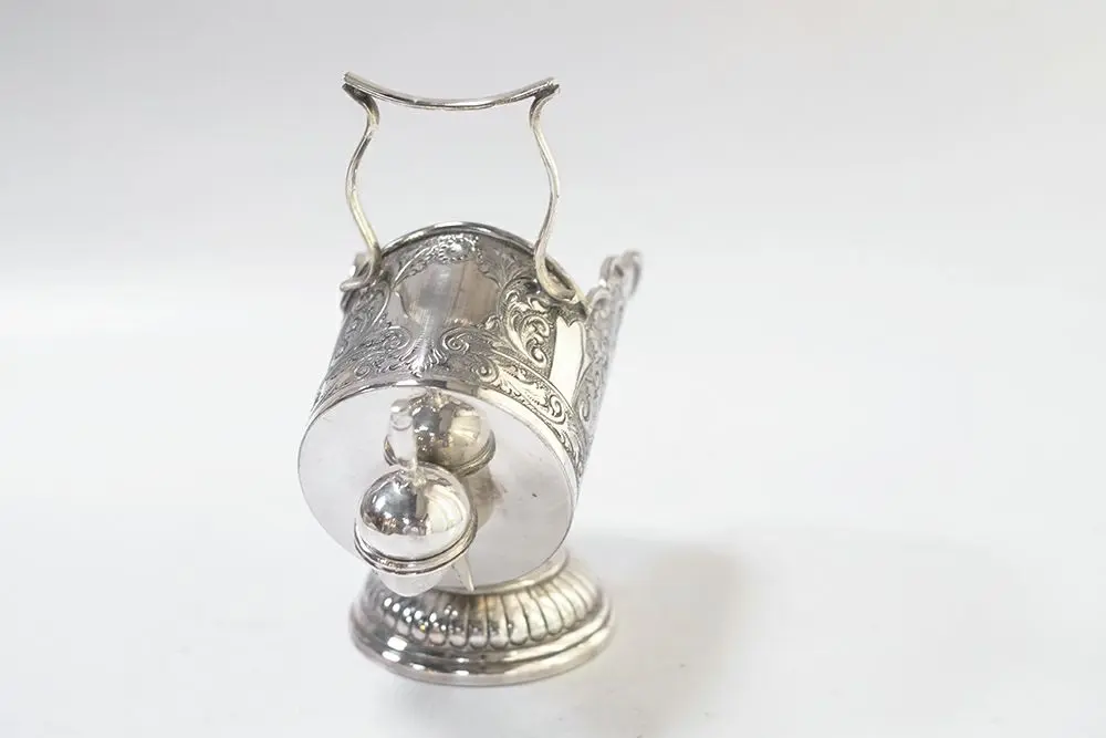 アンティーク シルバープレートシュガースカットル イギリス製のシュガーポット専用のスプーン付き3