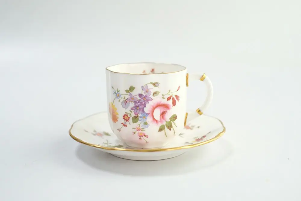 ヴィンテージ ROYAL CROWN DERBYデミタスカップ&ソーサー 花柄 1750年創業の英国老舗陶器メーカー3