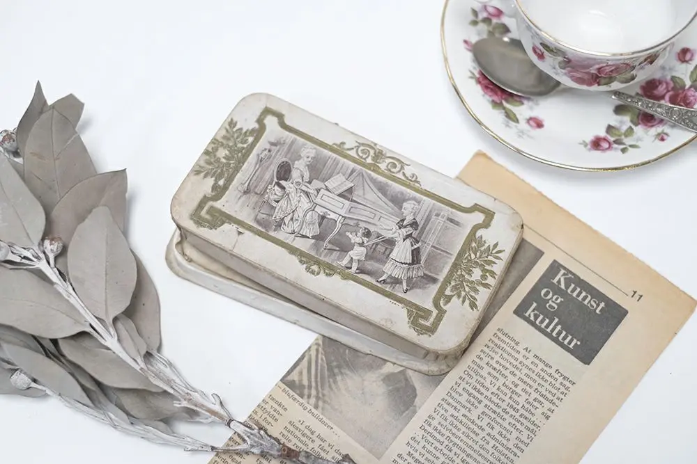 アンティーク ドラジェボックス(砂糖菓子の紙箱) フランス アンティーク雑貨