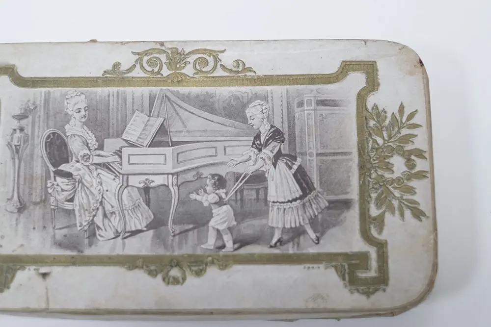 アンティーク ドラジェボックス(砂糖菓子の紙箱) フランス アンティーク雑貨1