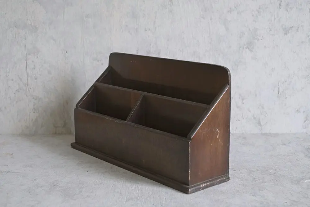 イギリスアンティーク 木製レターラック(幅31.8cm) 本や文房具の卓上収納ボックス アンティーク雑貨2