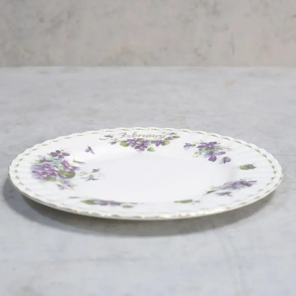 ヴィンテージROYAL ALBERT(ロイヤルアルバート)デザート皿 イギリス バイオレット 菫 February3