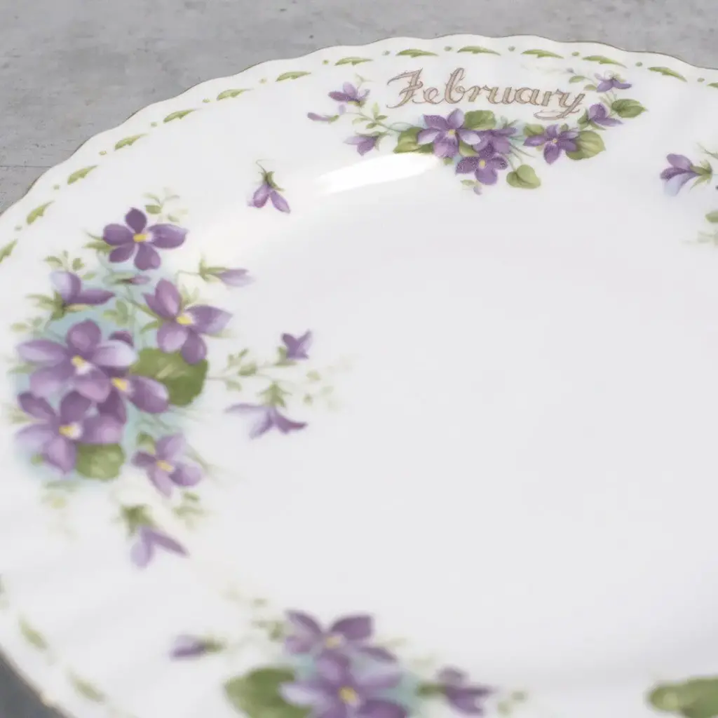ヴィンテージROYAL ALBERT(ロイヤルアルバート)デザート皿 イギリス バイオレット 菫 February1