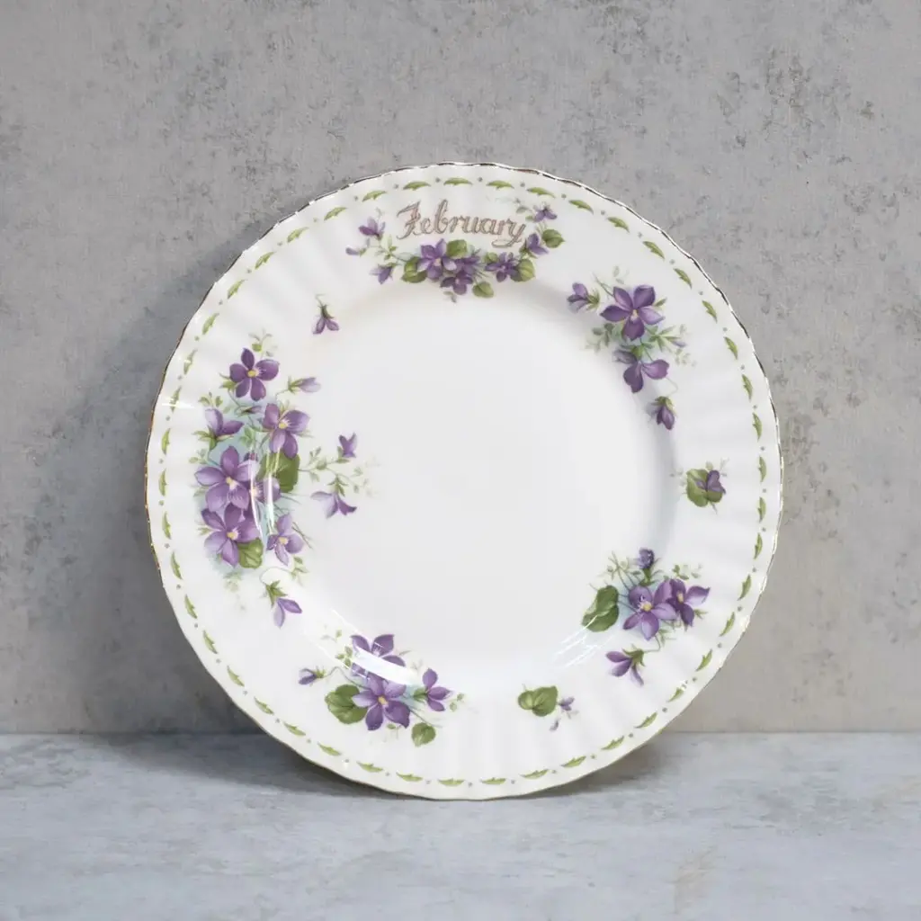 ヴィンテージROYAL ALBERT(ロイヤルアルバート)デザート皿 イギリス バイオレット 菫 February2