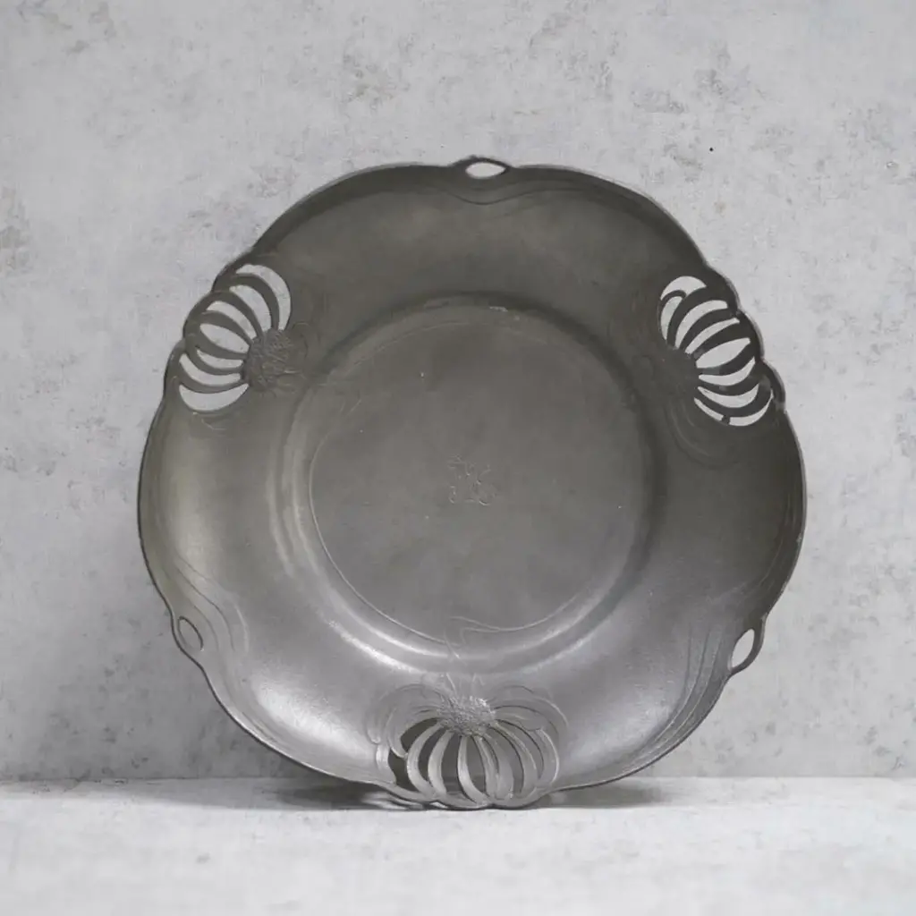 アンティークエタンリムプレート フランス 錫リム皿 花の透かし装飾/アンティーク食器2