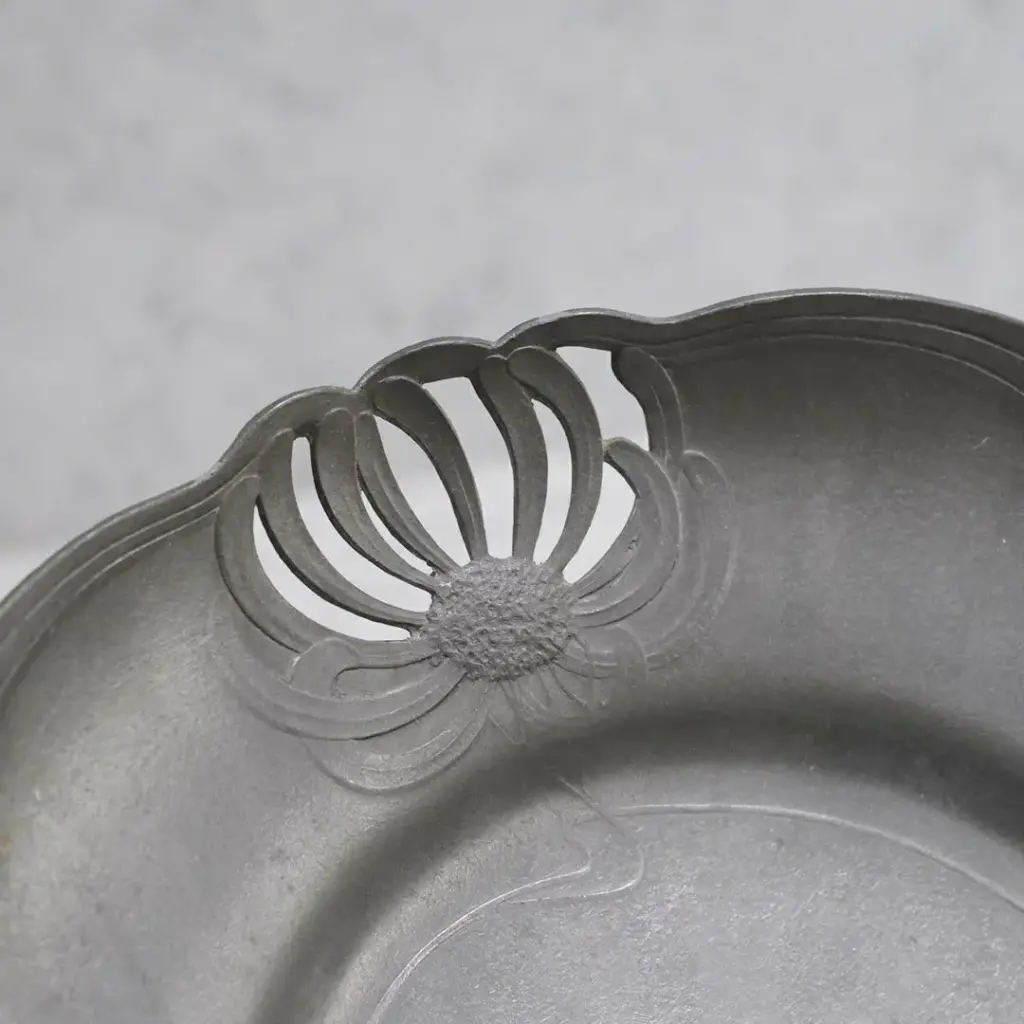 アンティークエタンリムプレート フランス 錫リム皿 花の透かし装飾/アンティーク食器45