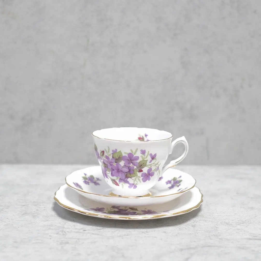 ヴィンテージティーカップトリオ Colclough(コルクラフ)菫 バイオレット イギリス