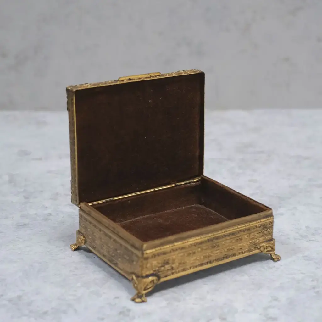 アンティークジュエリーボックス プチポワン イギリス 刺繍 アンティーク雑貨1