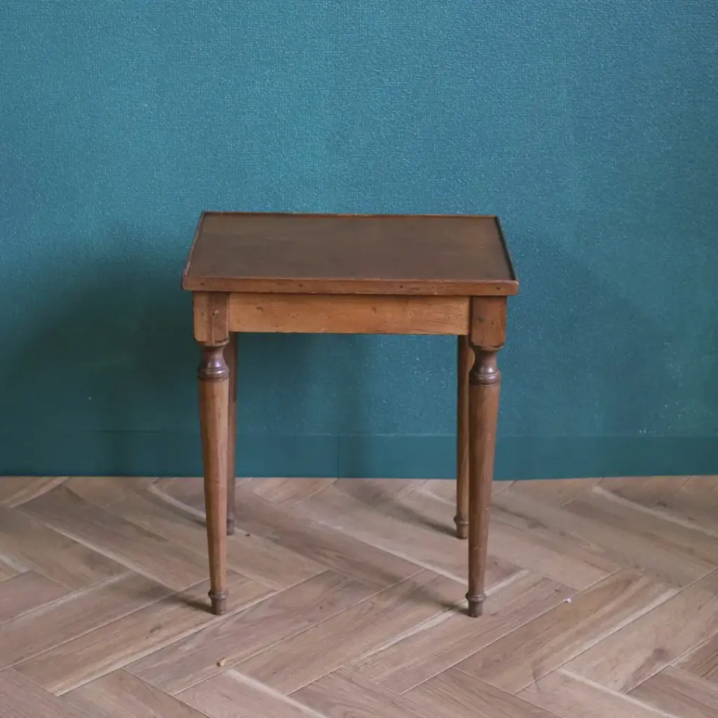 アンティーク 小さなサイドテーブル フランス アンティーク家具1