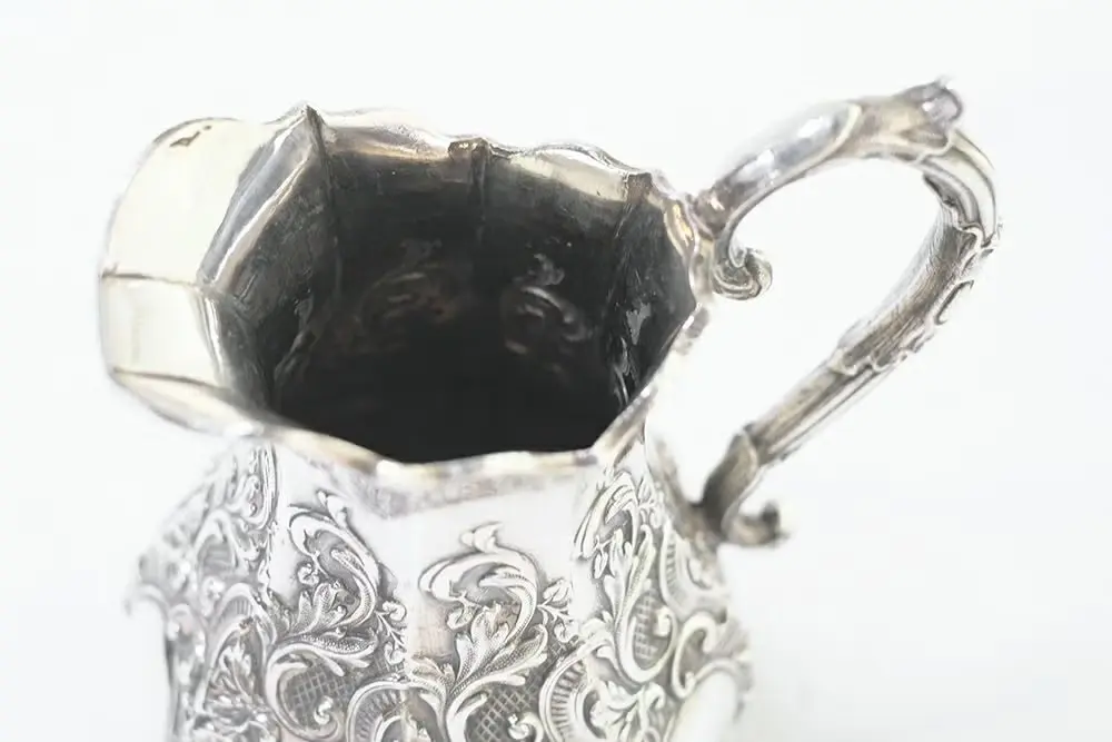 アンティーク シルバープレートミルクポット ロココ様式の装飾が豪華なイギリスのミルクジャグ2