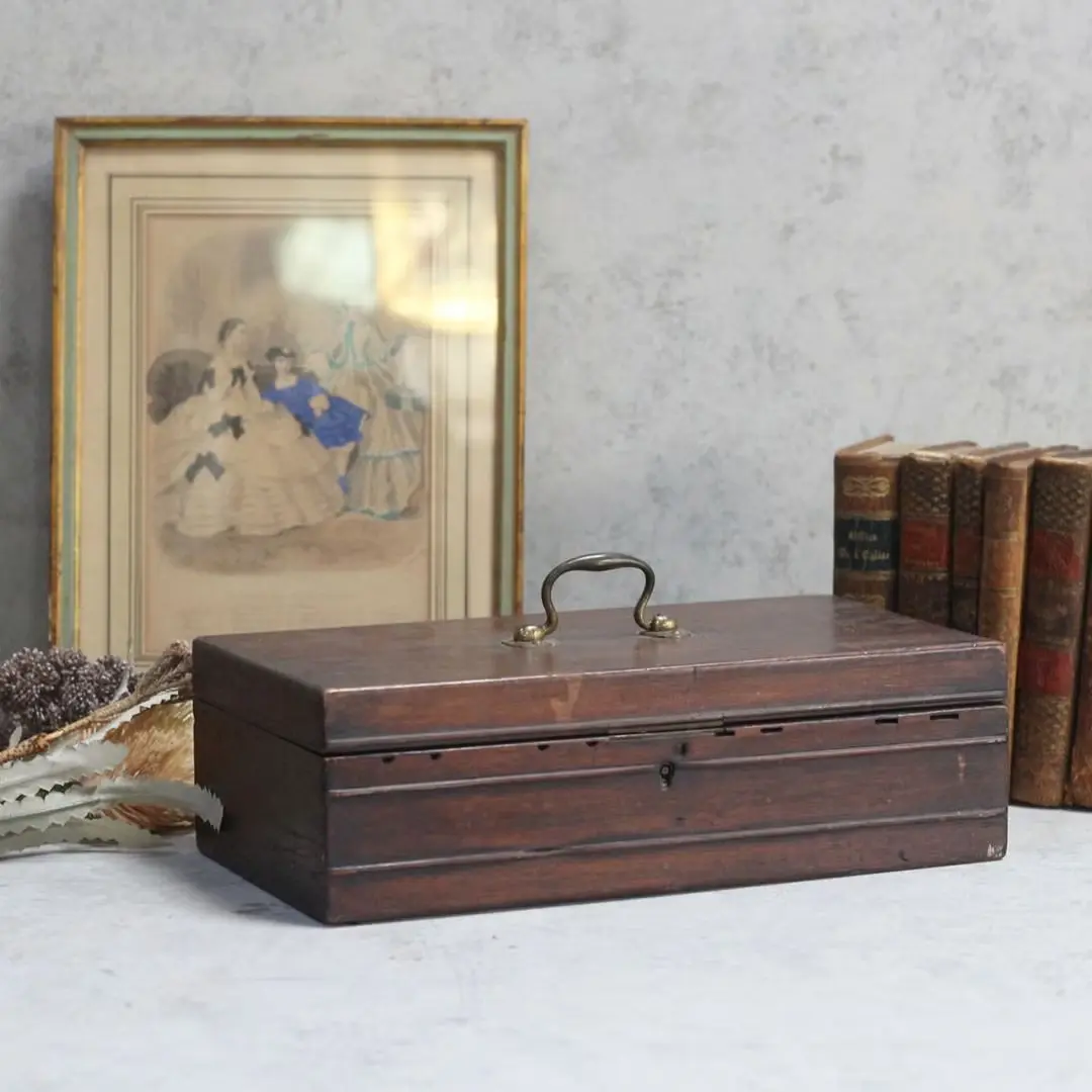 アンティーク ウッドボックス イギリス マホガニー 素朴な蓋付木箱 アンティーク雑貨