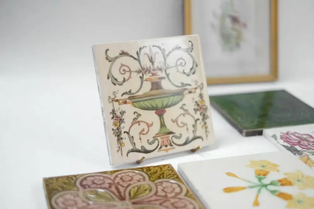 アンティークタイル イギリス ヴィクトリア時代 手作りの陶器タイル アンティーク雑貨